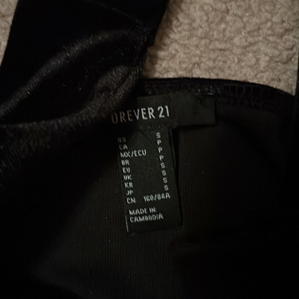 Forever 21 small velvet dress - Picture 5 of 5